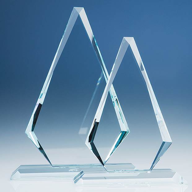 T5705 26.5cm x 17cm x 19mm Clear Glass Windsor Diamond Award